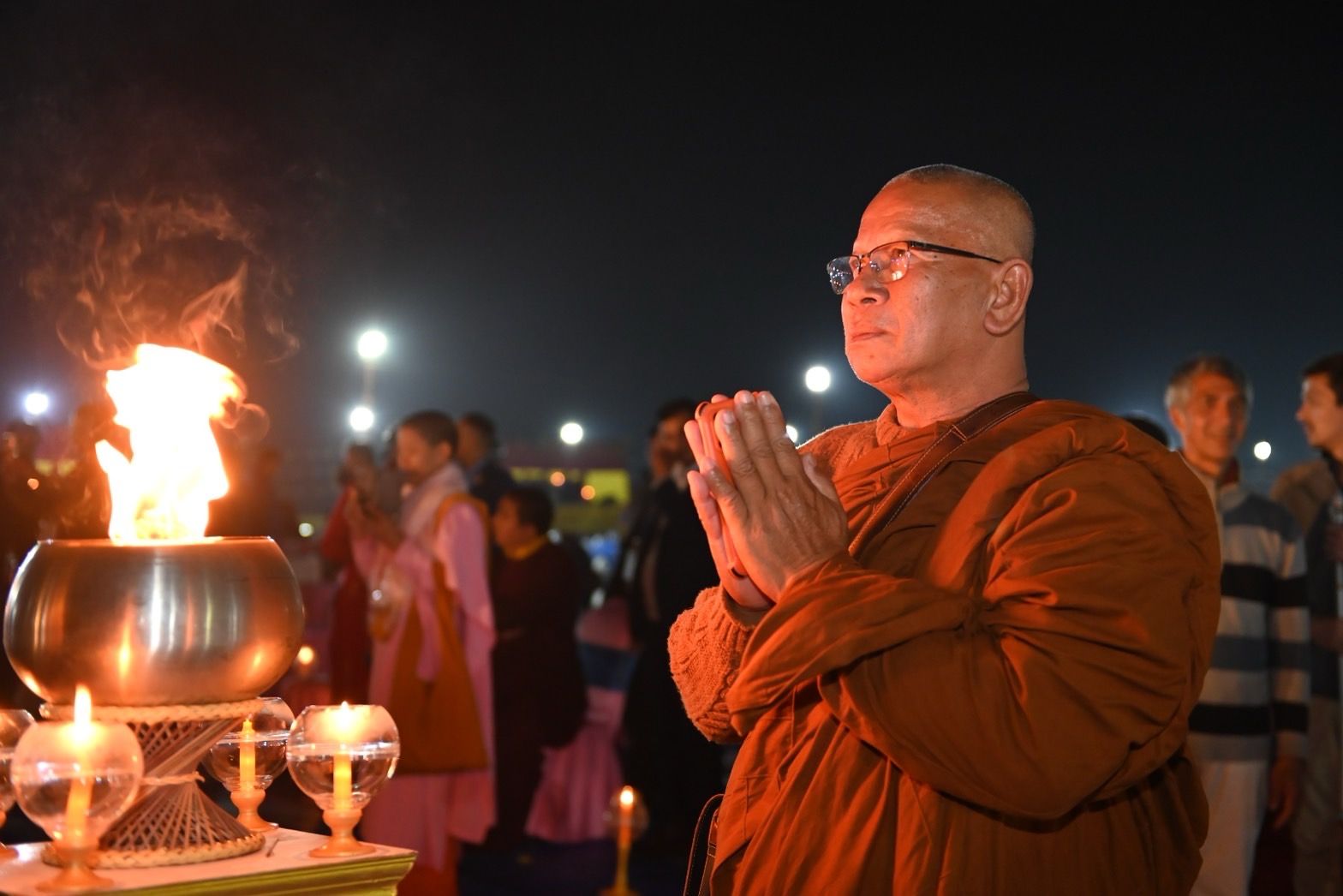 Diyo Lightning at Ramgram Stupa 